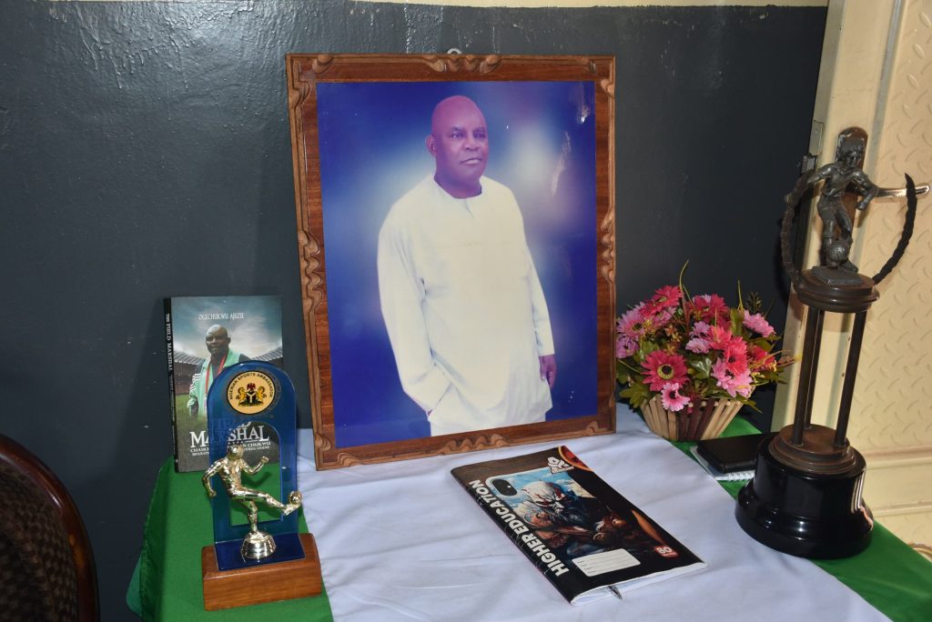 Air Peace Ambassadors Pay Condolence Visit to Late Football Legend Christian Chukwu’s Family in Enugu