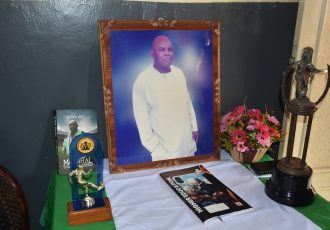 Air Peace Ambassadors Pay Condolence Visit to Late Football Legend Christian Chukwu’s Family in Enugu